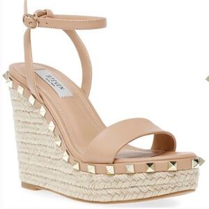 Steven New York Shells Platform Wedge Pyramid Stud Rockstud Sandals Nude Sz 11